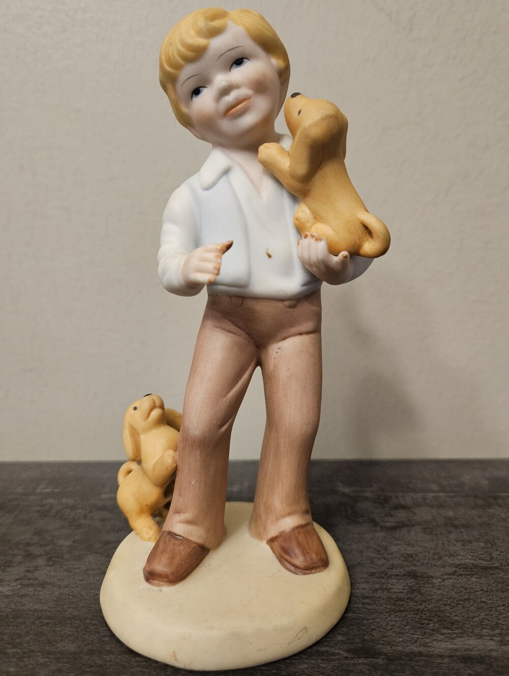 Vintage 1981 Avon "Best Friends" Porcelain Figurine